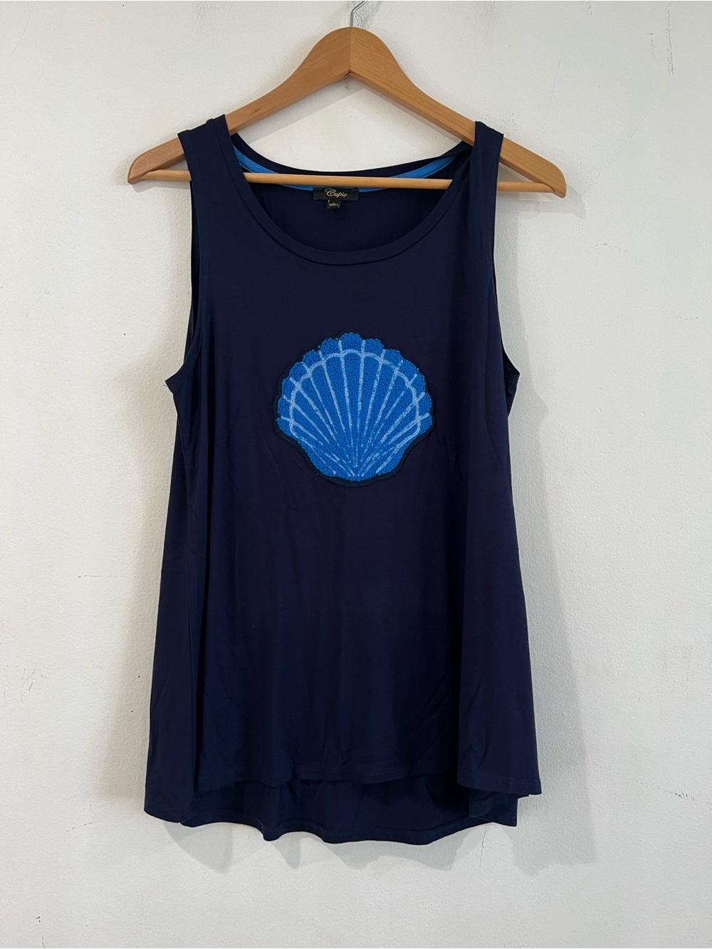 CUPIO Navy Shell Applique Tank Top L